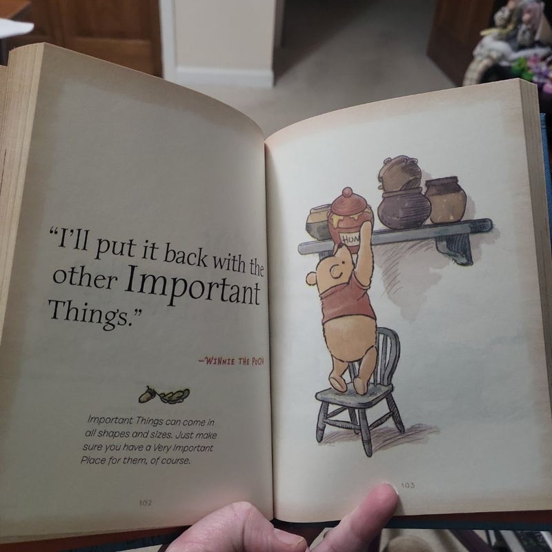 Christopher Robin: the Little Book of Pooh-Isms