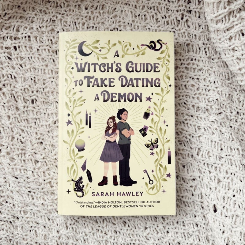 A Witch's Guide to Fake Dating a Demon