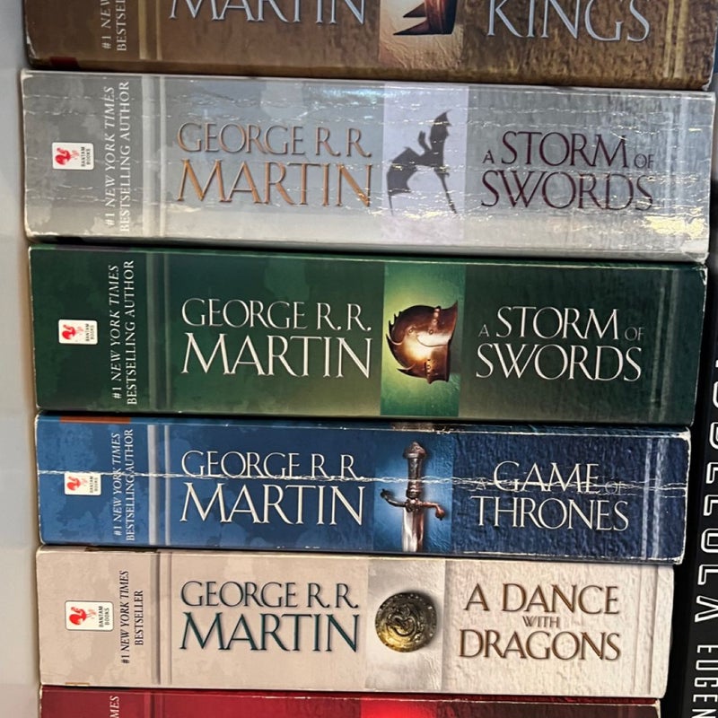 George R. R. Martin's a Game of Thrones 5-Book Boxed Set (Song of Ice ...