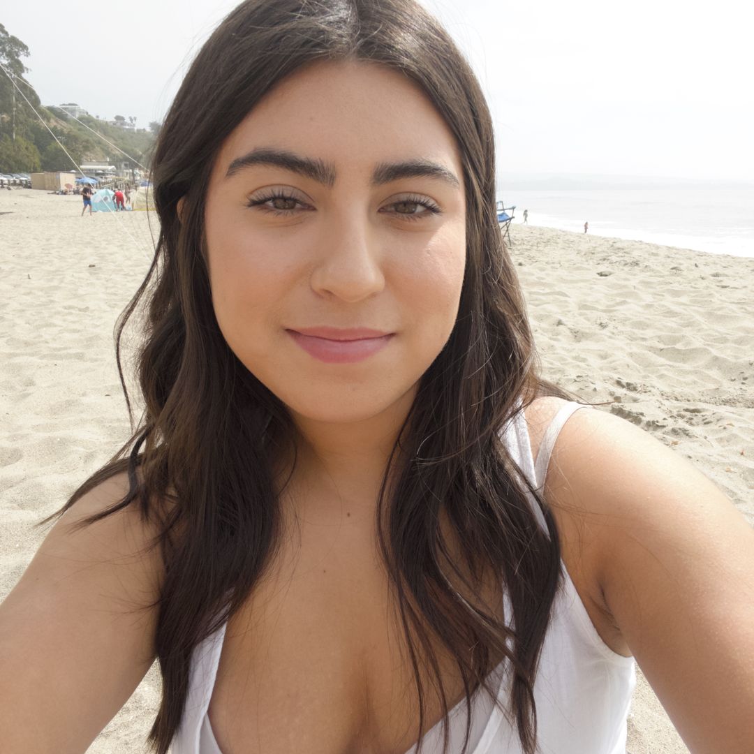 angela