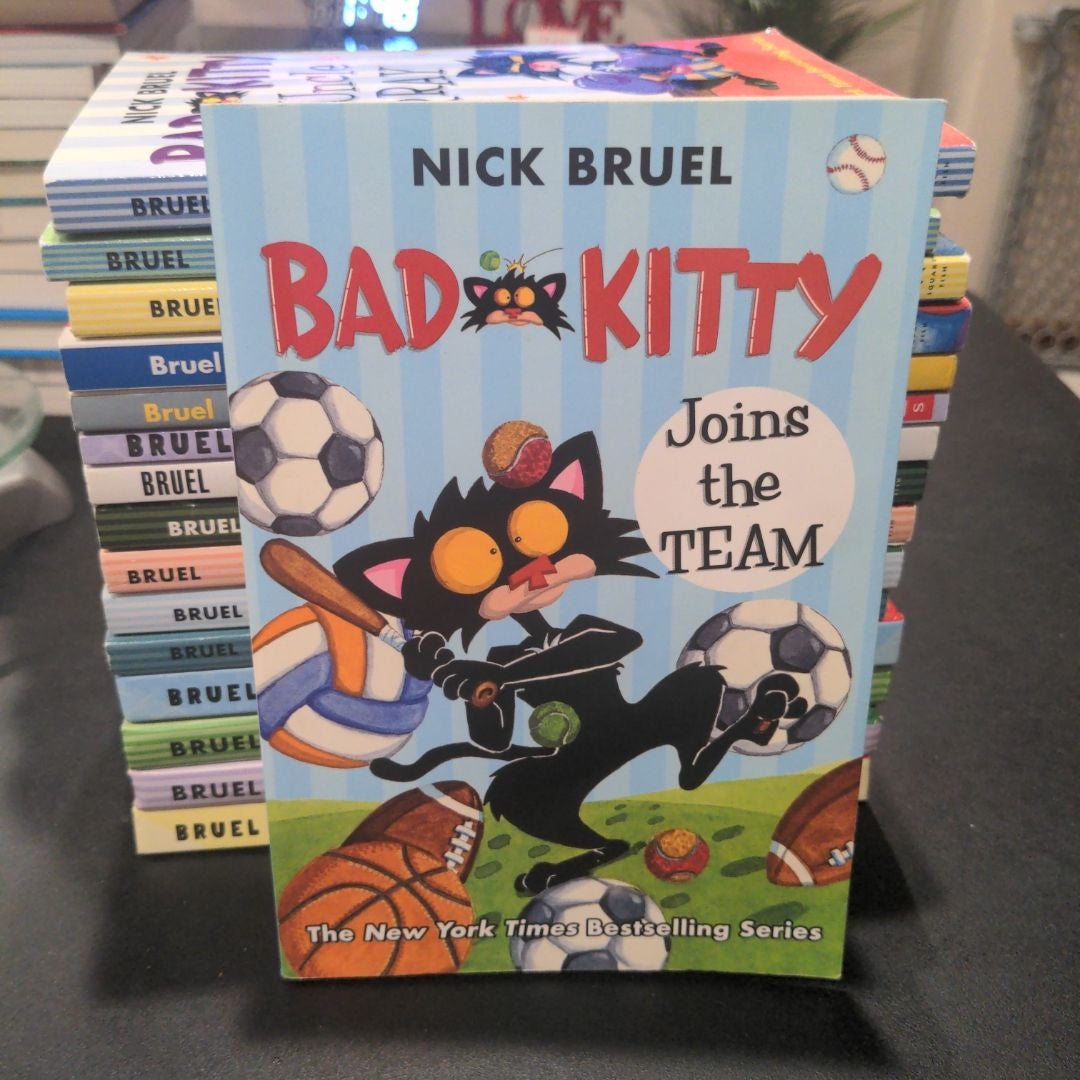 Bad Kitty Joins the Team (paperback Black-And-white Edition)