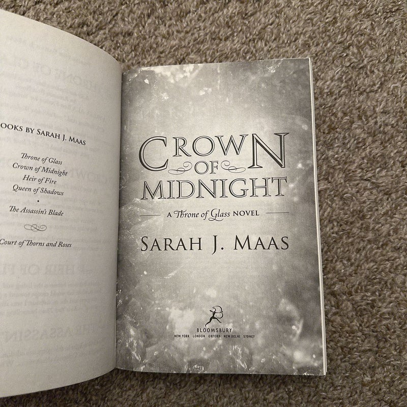 Crown of Midnight Original Cover 