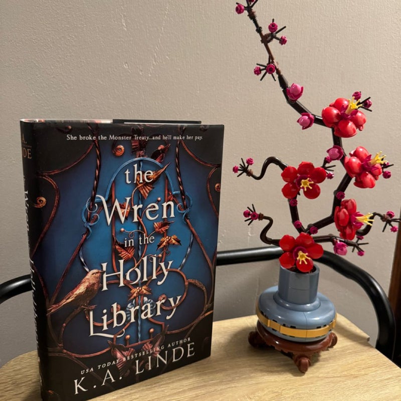 The Wren in the Holly Library (Deluxe Limited Edition)