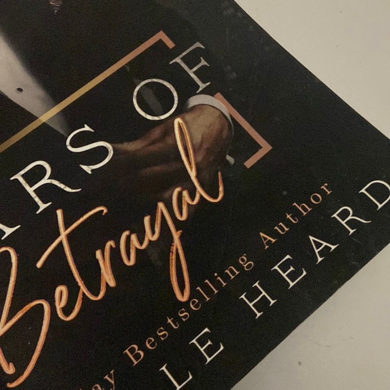 Tears of Betrayal: A Mafia Romance (The saints series) 