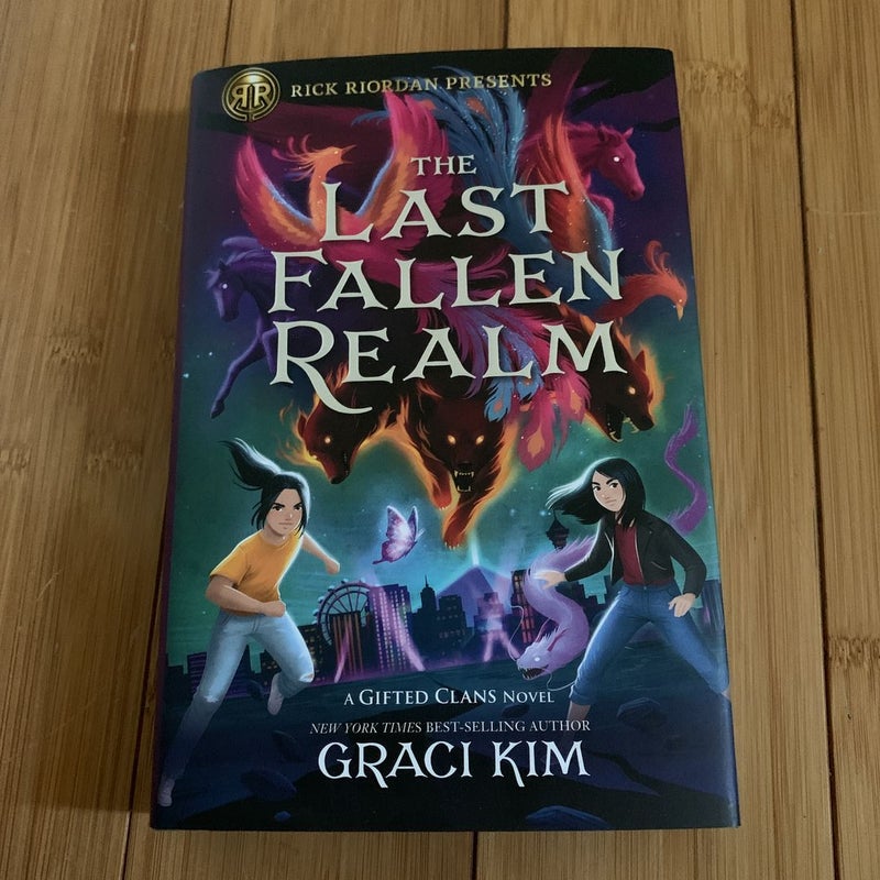 Rick Riordan Presents: the Last Fallen Realm-A Gifted Clans Novel