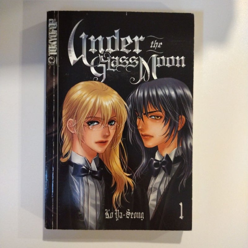Under a Glass Moon - Volume 1