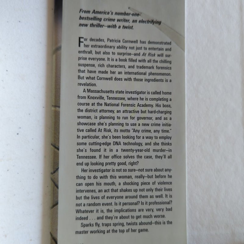 2 Patricia Cornwell hardbacks: Scarpetta and At Risk