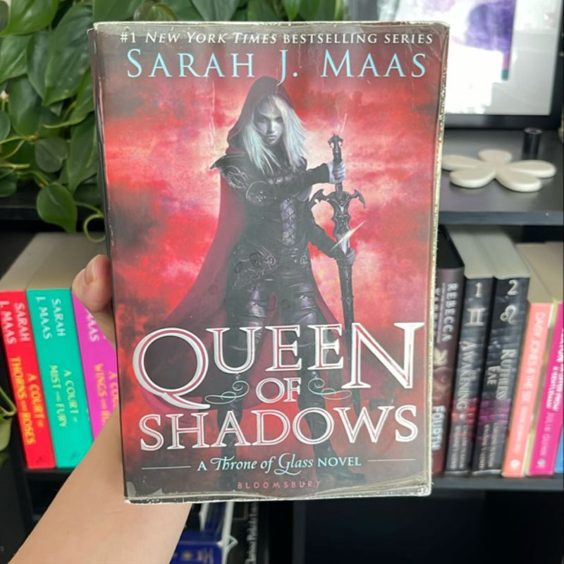 QUEEN OF SHADOWS