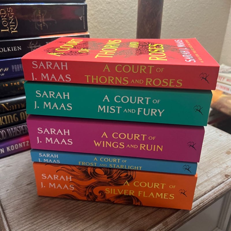 A Court of Thorns and Roses, 5 Book Bundle!