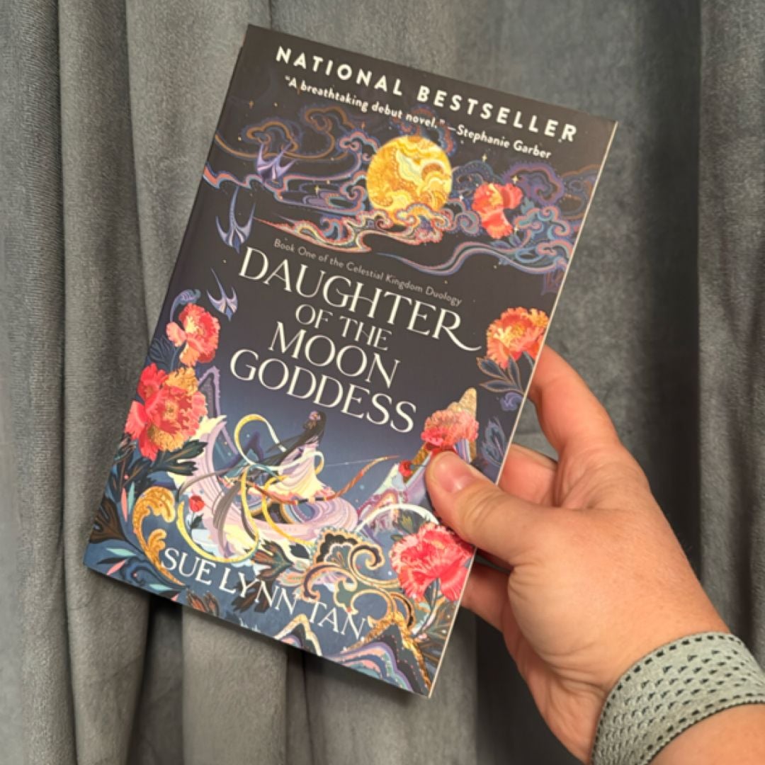 Daughter of the Moon Goddess Fairyloot Exclusive edition by