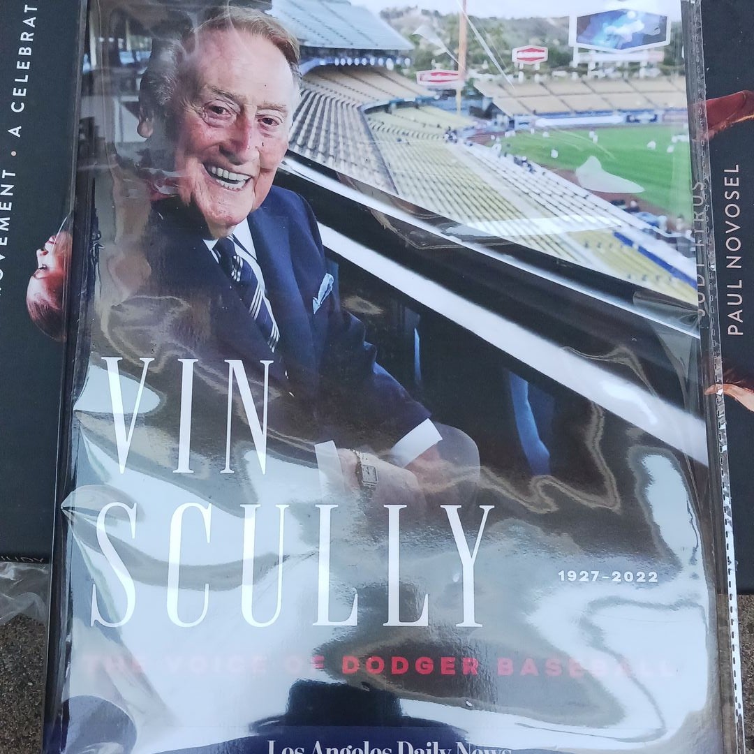 Vin Scully: The Voice of Dodger Baseball: Los Angeles Daily News:  9781637273081: : Books