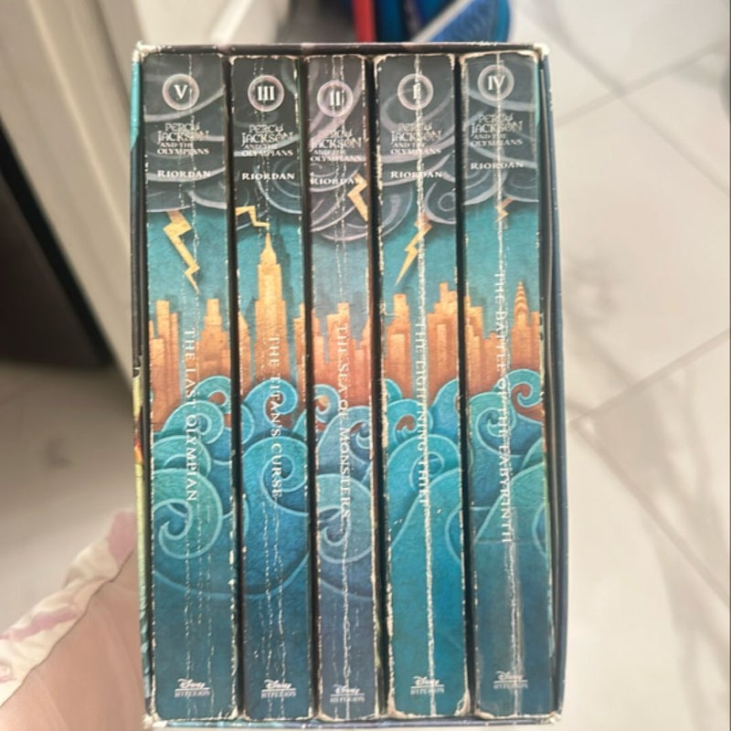 Percy Jackson and the Olympians 5 Book Paperback Boxed Set (new Covers W/poster)