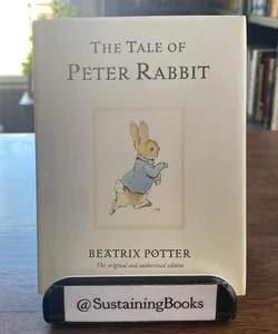 The Classic Tale of Peter Rabbit Board Book: The Classic Edition: Potter,  Beatrix, Santore, Charles: 9781604335118: : Books