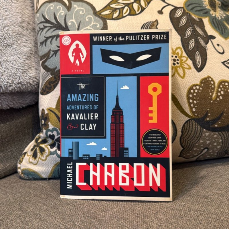 The Amazing Adventures of Kavalier and Clay (with Bonus Content)