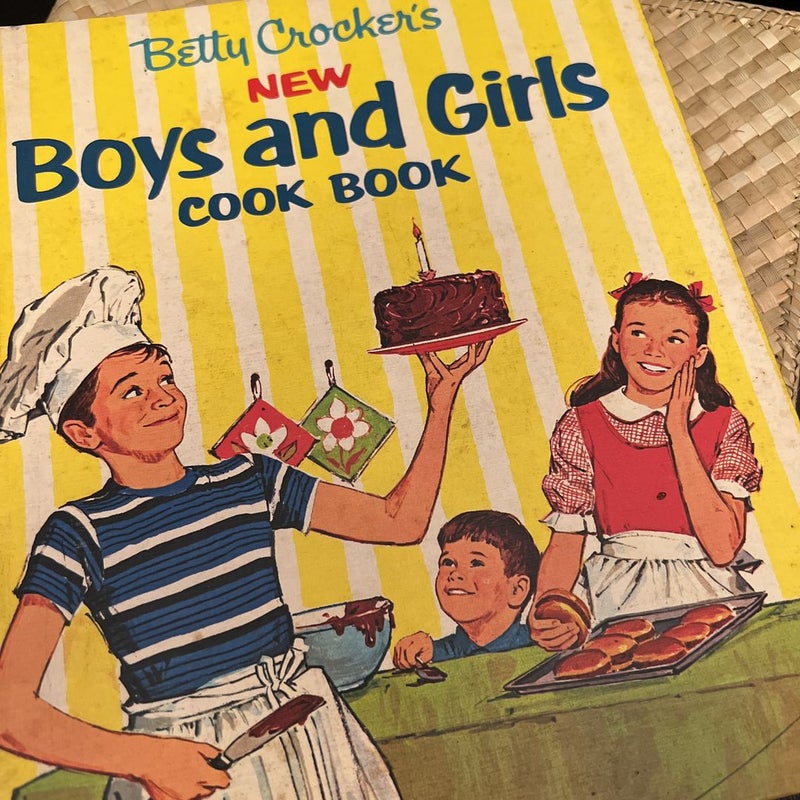Betty Crocker’s new Boys and Girls Cookbook VINTAGE