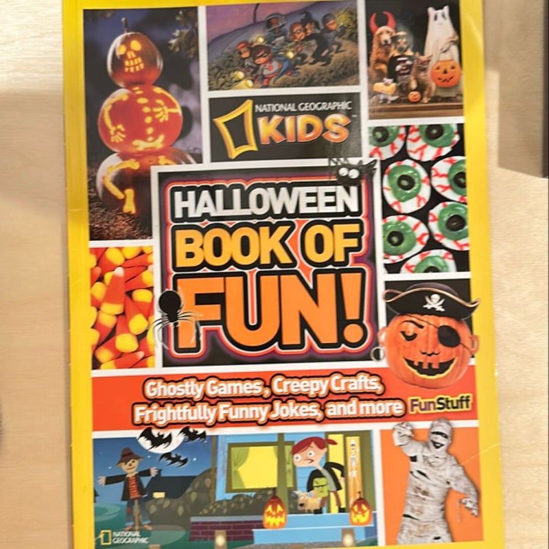 NG Kids Halloween Book of Fun