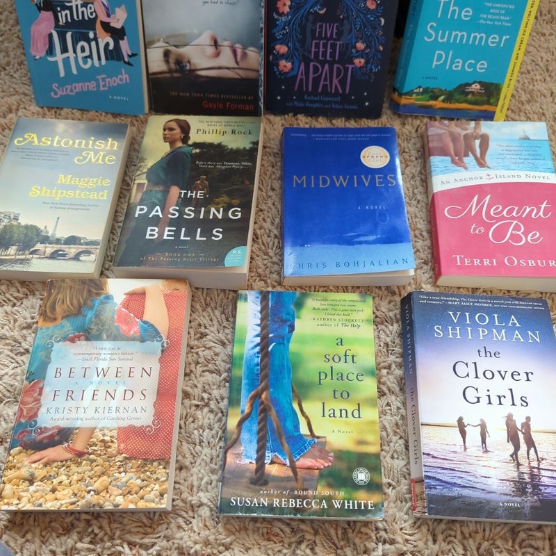 Assortment of woman's reading bundle