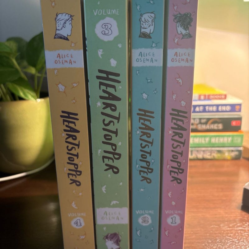 Heartstopper 1-4 book set 