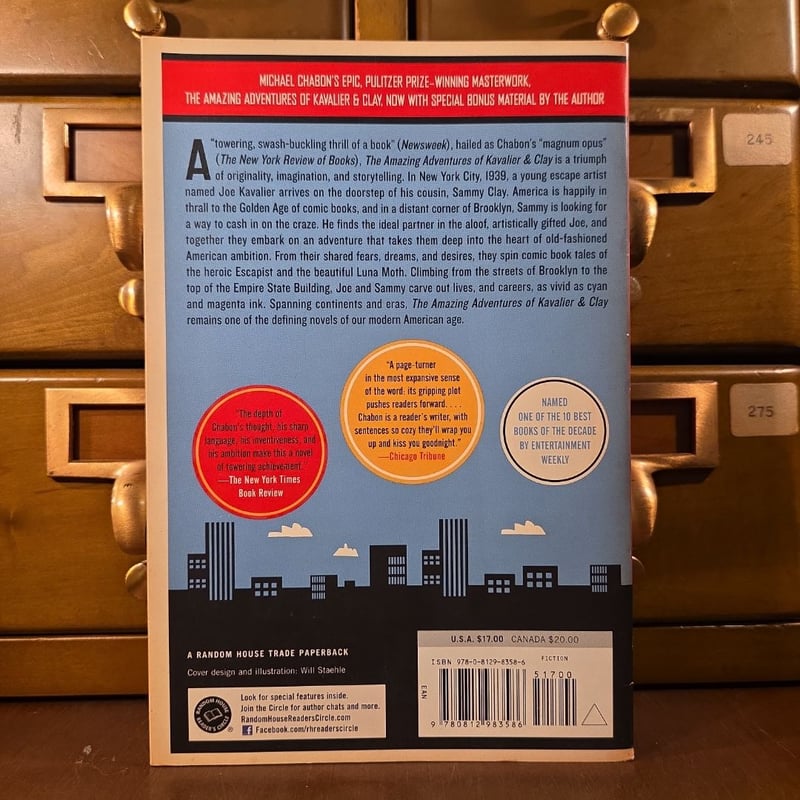 The Amazing Adventures of Kavalier and Clay (with Bonus Content)