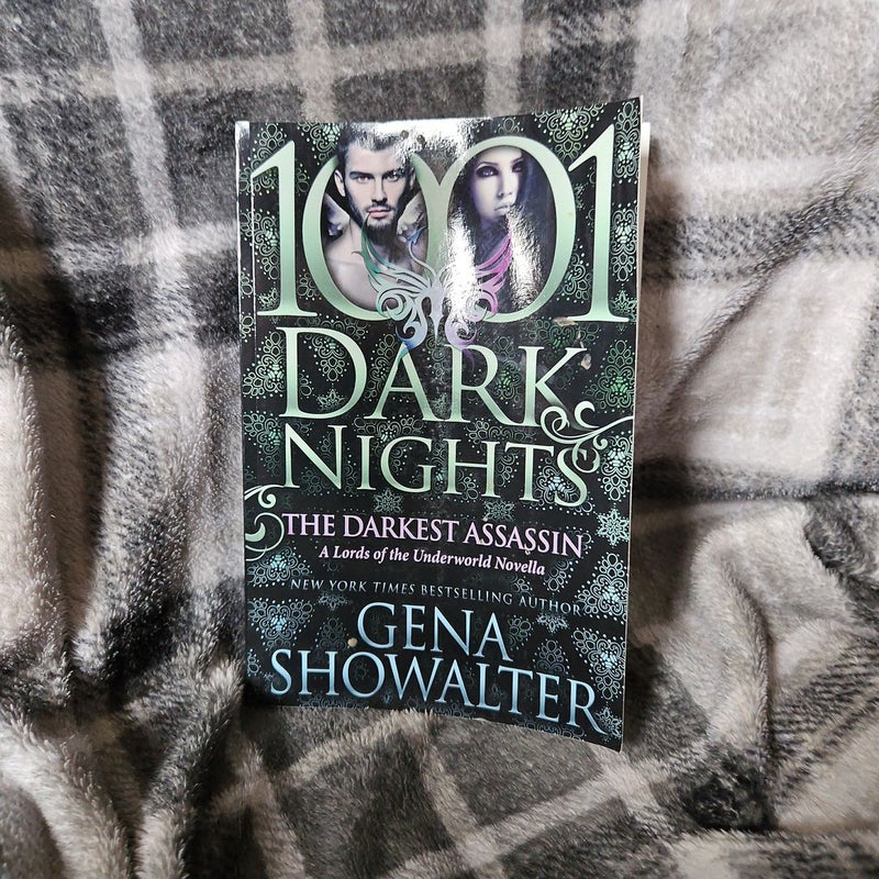 The Darkest Night : Showalter, Gena: : Books