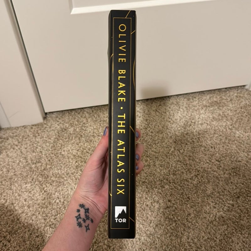 The Atlas Six by Olivie Blake, Paperback Pangobooks