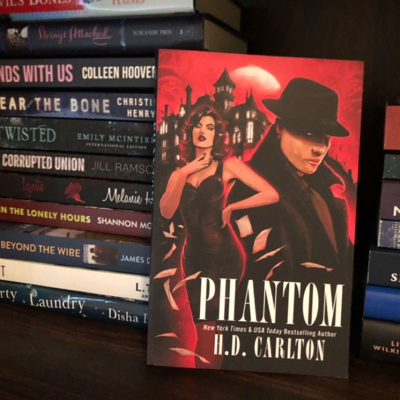 Phantom by , Paperback | Pangobooks