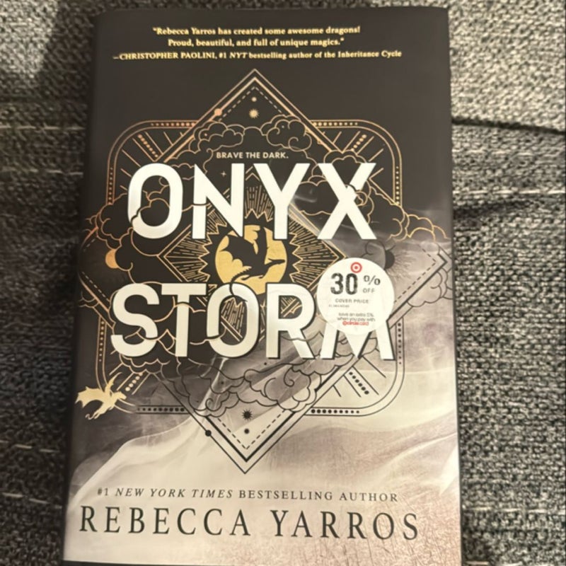 Onyx Storm (Standard Edition)