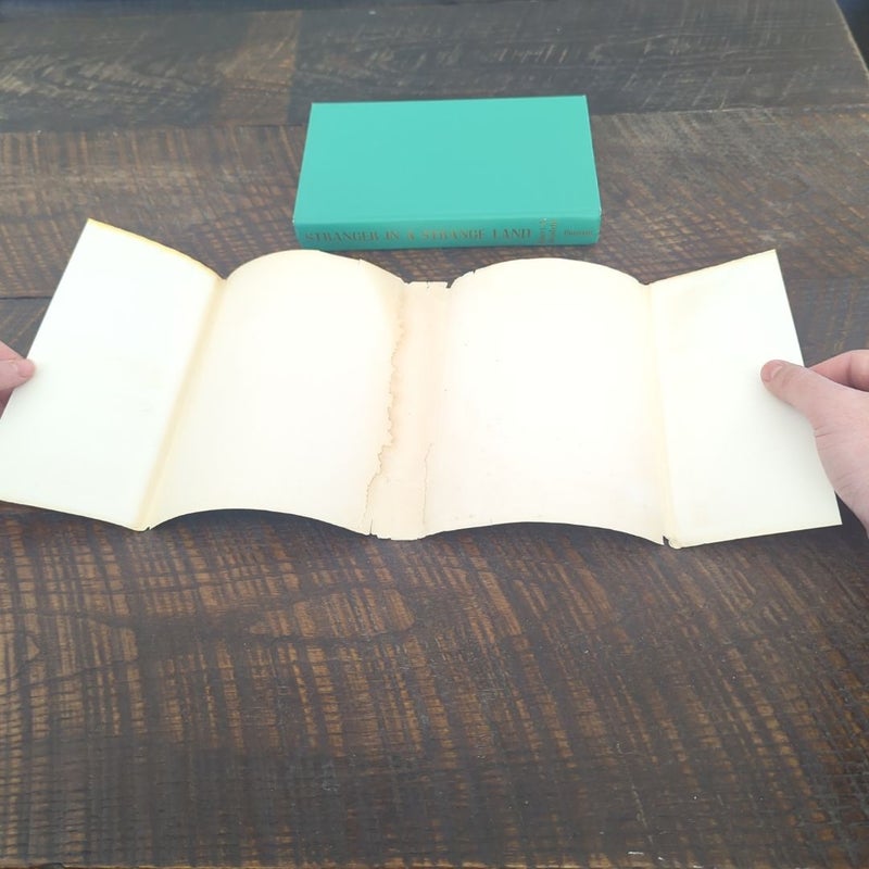 Stranger in a Strange Land - Book Club Edition