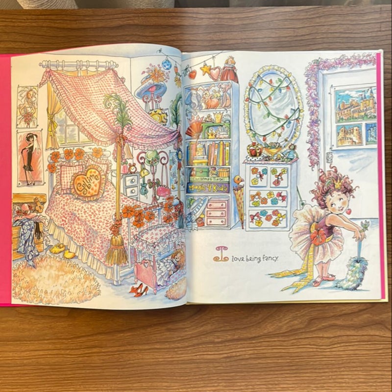 Fancy Nancy (First Edition)