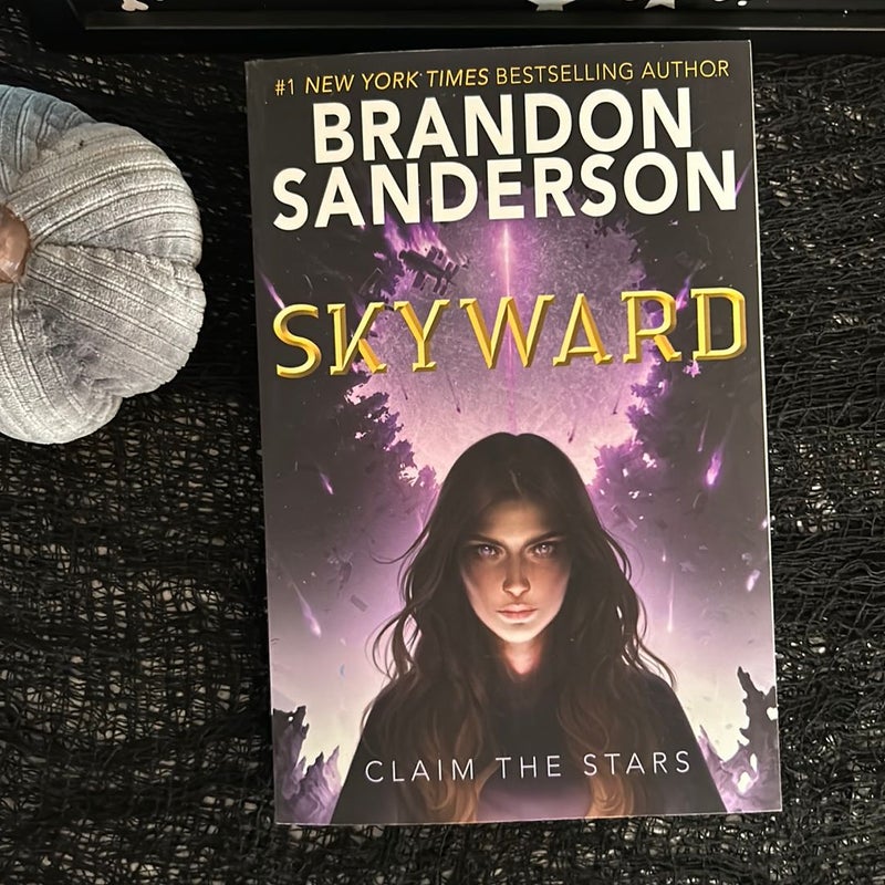 Skyward (Skyward, #1) by Brandon Sanderson