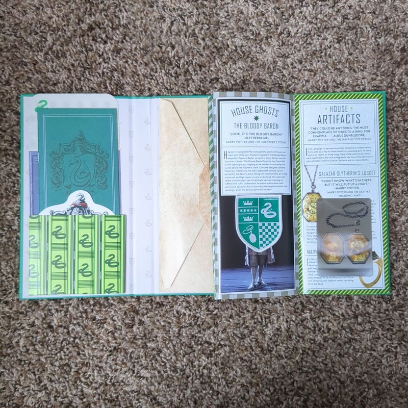 Harry Potter: Slytherin Magic - Artifacts from the Wizarding World