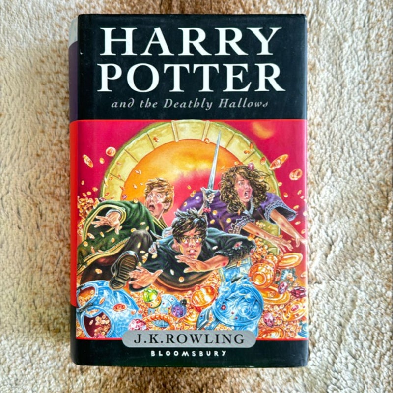 Harry Potter and the Deathly Hallows *UK HARDCOVER*