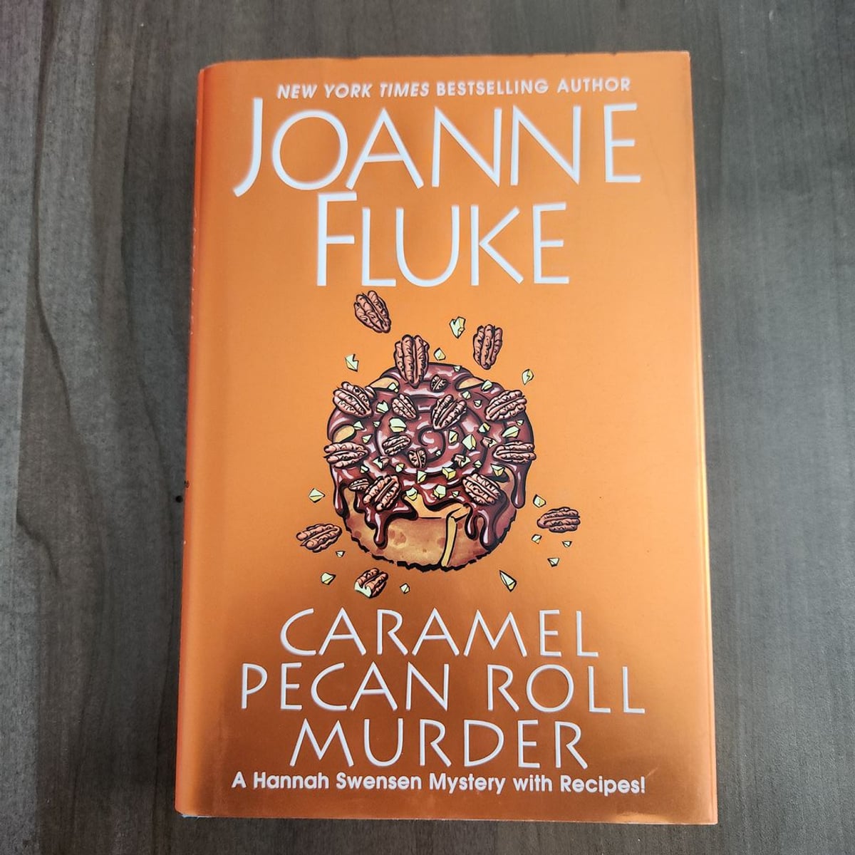 Caramel Pecan Roll Murder by Joanne Fluke, Hardcover Pangobooks