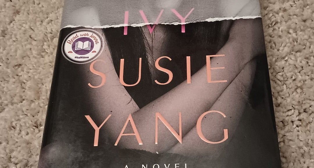 White Ivy: A Novel: Yang, Susie: 9781982100599: : Books