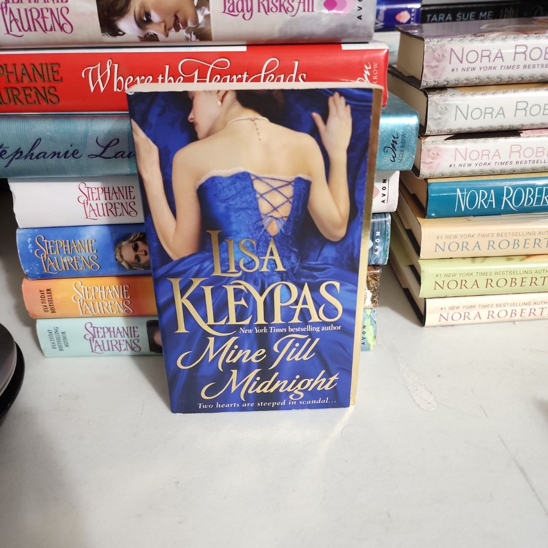 Mine Till Midnight (The Hathaways, Book 1) By Lisa Kleypas – Mass Market Paperback, Very Good Condition