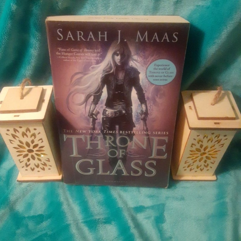 Throne Of Glass By Sarah J. Maas Original Cover Ex-library Paperback