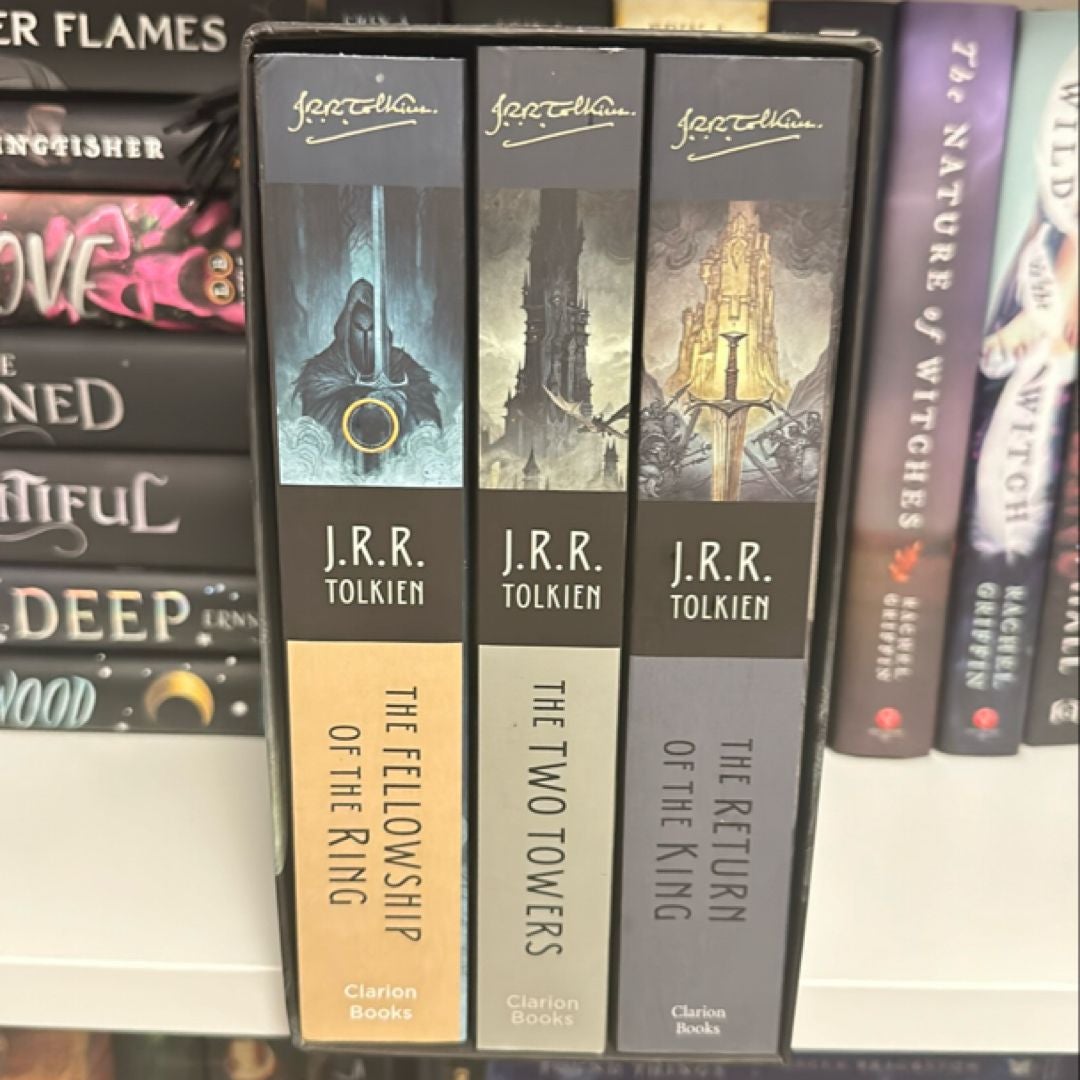 The Lord of the Rings 3-Book Paperback Box Set