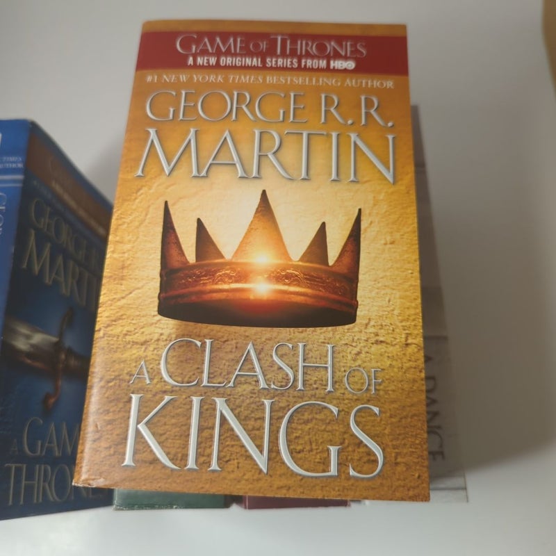 George R. R. Martin's a Game of Thrones 5-Book Boxed Set (Song of Ice and Fire Series)