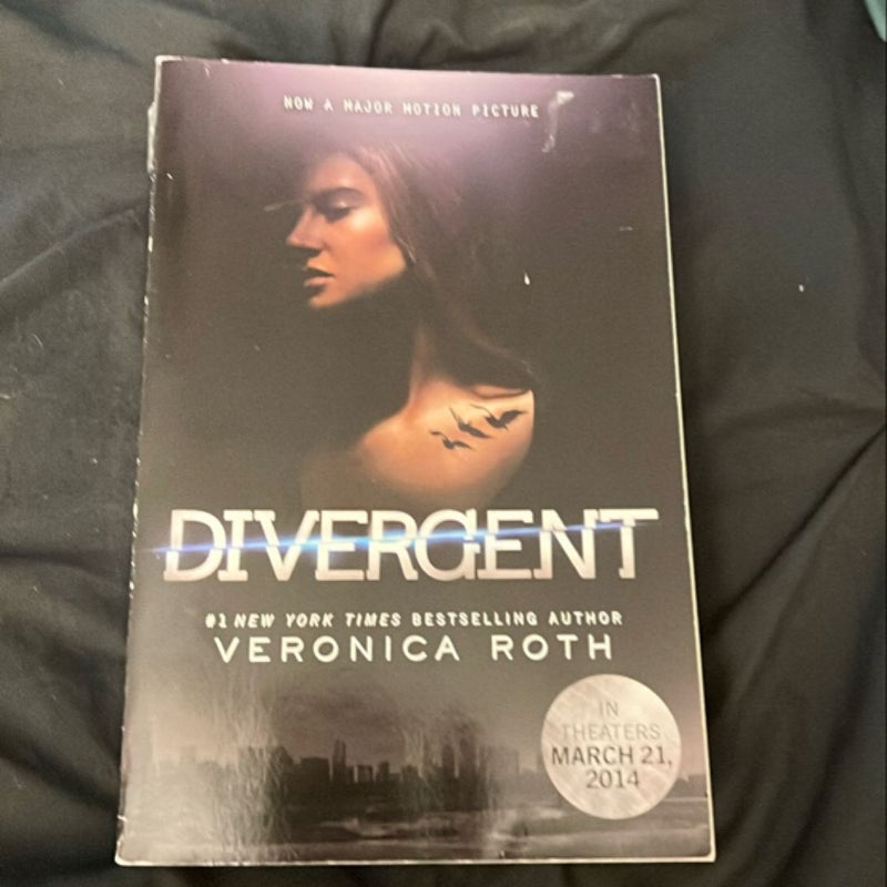 Divergent Movie Tie-In Edition