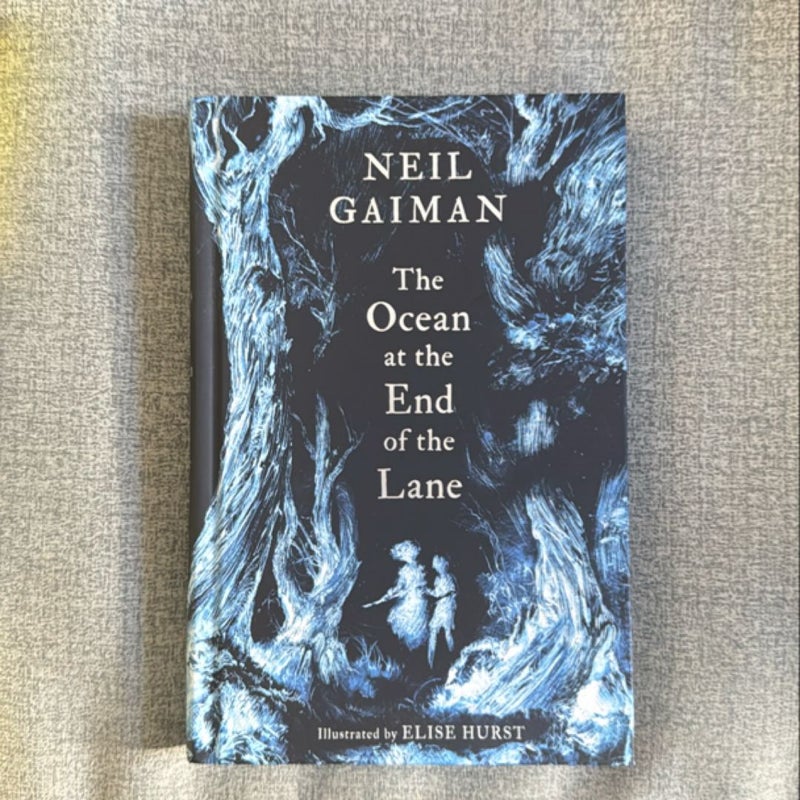 The Ocean at the End of the Lane (Illustrated Edition)