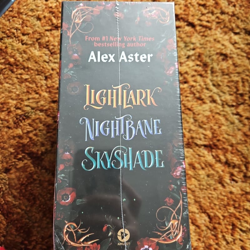 The Lightlark Saga: the Ultimate Box Set (Lightlark Saga Books 1-3)