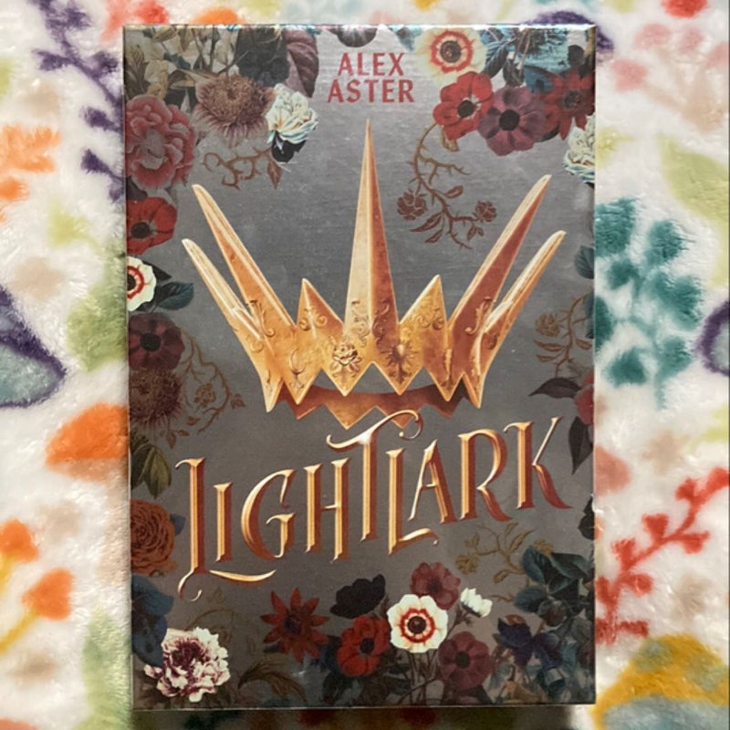 Lightlark (the Lightlark Saga Book 1)