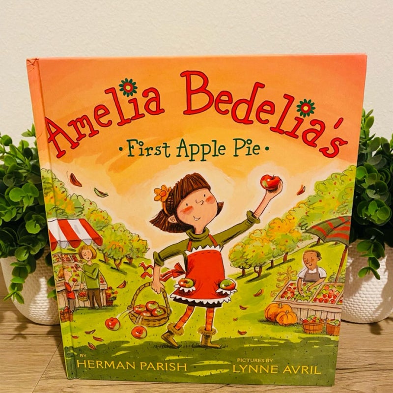 Amelia Bedelia's First Apple Pie