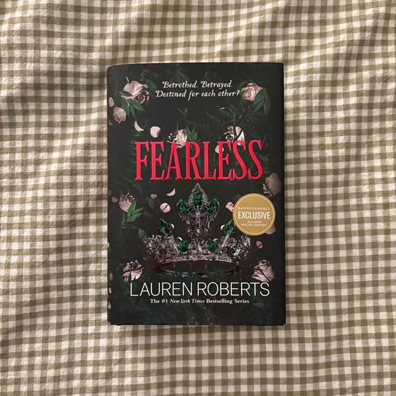 Fearless by Lauren Roberts, Hardcover | Pangobooks