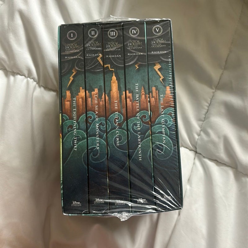 Percy Jackson and the Olympians 5 Book Paperback Boxed Set (w/poster)