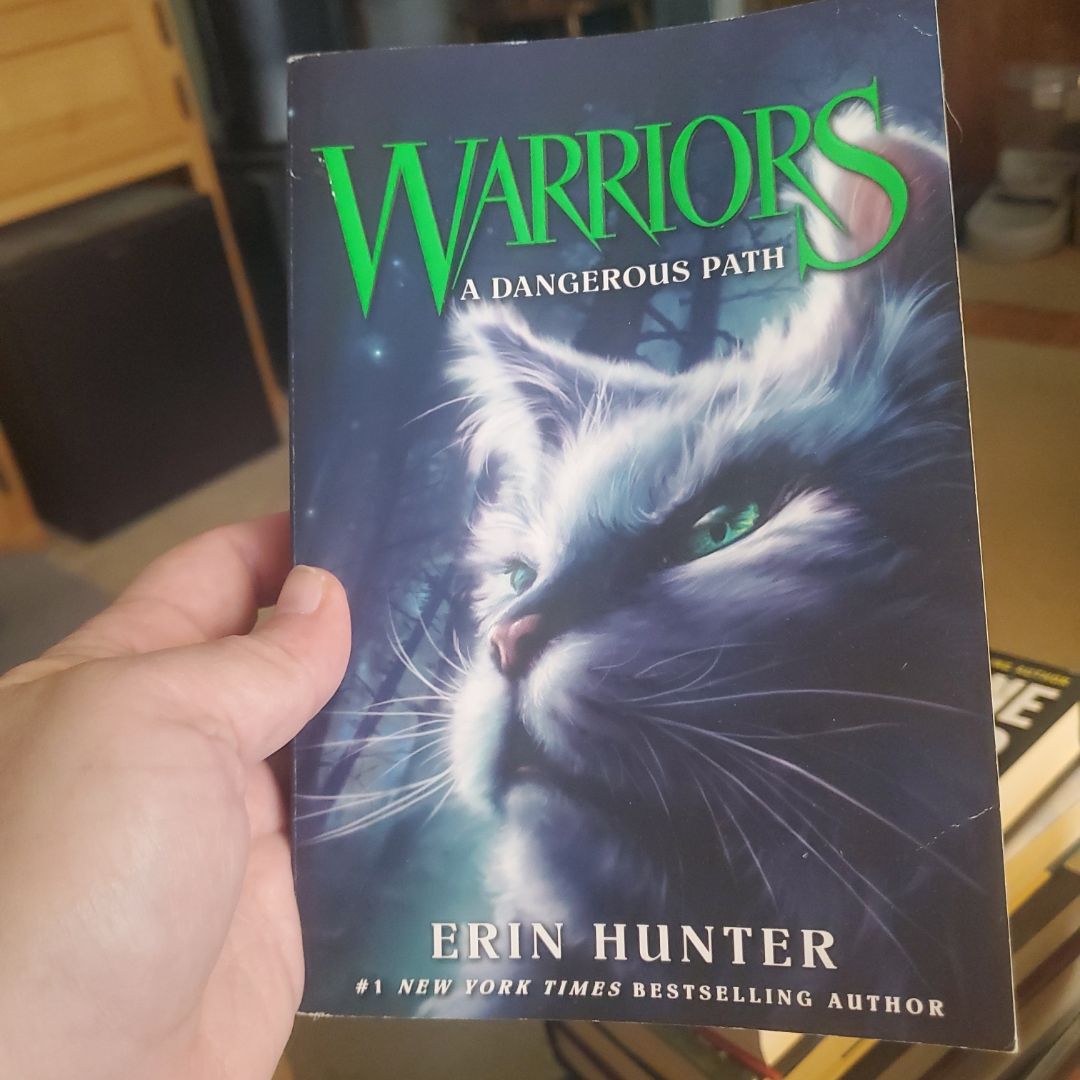 Warriors: Changing Skies #2: Hidden Moon