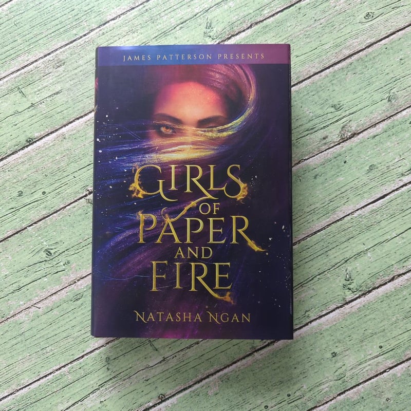 Girls of Paper and Fire (Signed Owlcrate Edition)