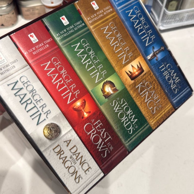 George R. R. Martin's a Game of Thrones 5-Book Boxed Set (Song of Ice and Fire Series)