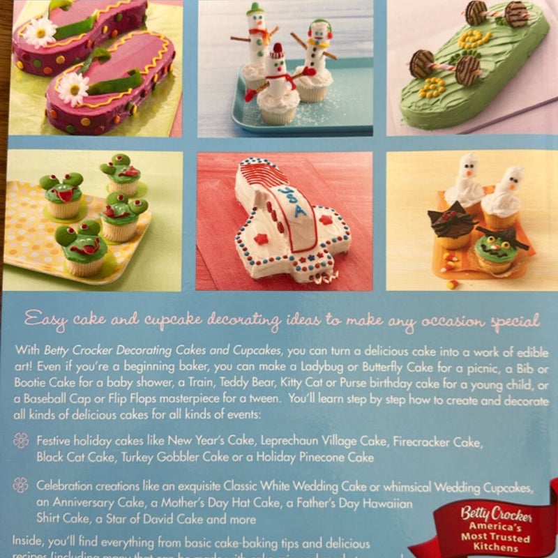 Betty Crocker Decorating Cakes and Cupcakes