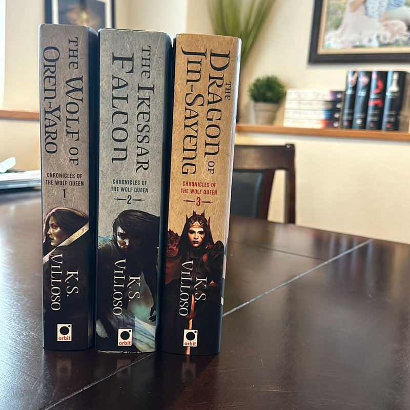 Chronicles of the Wolf Queen - Broken Binding Subscription edition; The ...